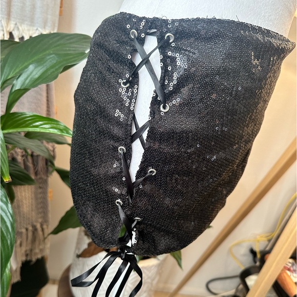 Fredrick’s of Hollywood black sequin skirt - Picture 2 of 8